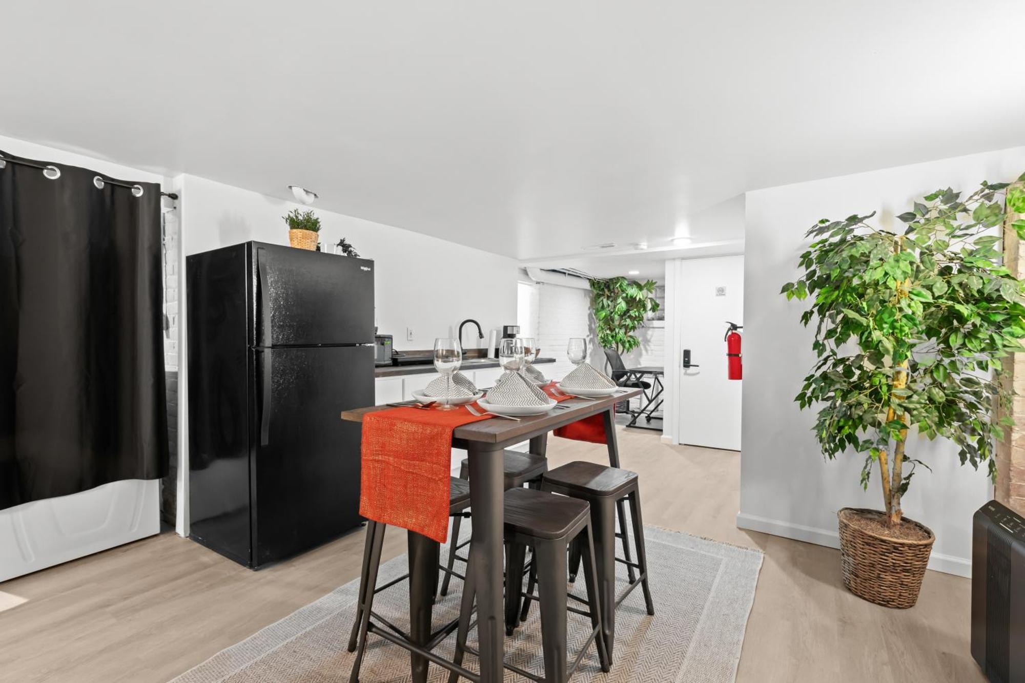 The Chill Cellar Apartment